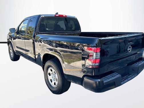 Super Black 2022 Nissan Frontier S