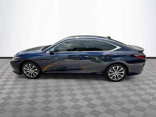 2019 Lexus ES 300h Base