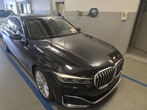 2020 BMW 740 740i