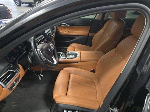 2020 BMW 740 740i