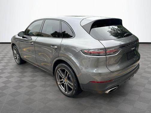 Quartzite Grey Metallic 2022 Porsche Cayenne Cayenne