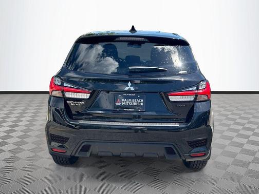 Labrador Black Pearl 2026 Mitsubishi Outlander Sport 2.0 LE