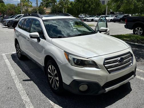 Crystal White Pearl 2017 Subaru Outback 2.5i Limited