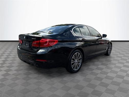 2020 BMW 530 530i