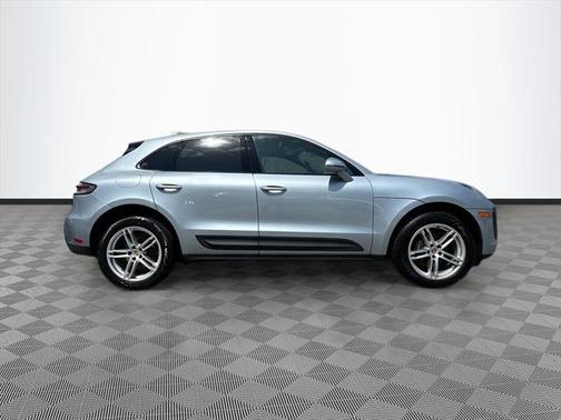 2022 Porsche Macan Base