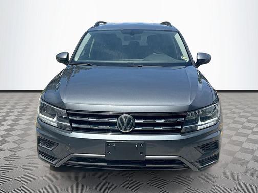 Platinum Gray Metallic 2019 Volkswagen Tiguan 2.0T SE 4MOTION