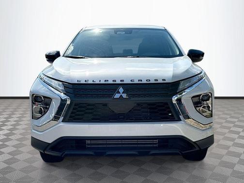 White Diamond 2026 Mitsubishi Eclipse Cross LE