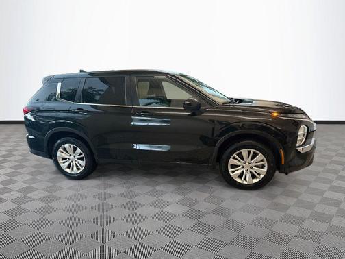 Black Diamond 2025 Mitsubishi Outlander ES S-AWC