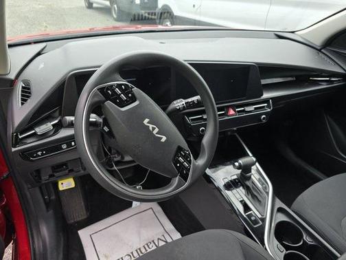 2023 Kia Niro LX