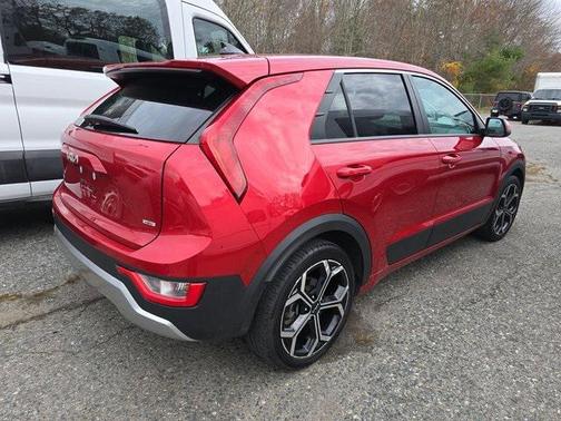 2023 Kia Niro LX
