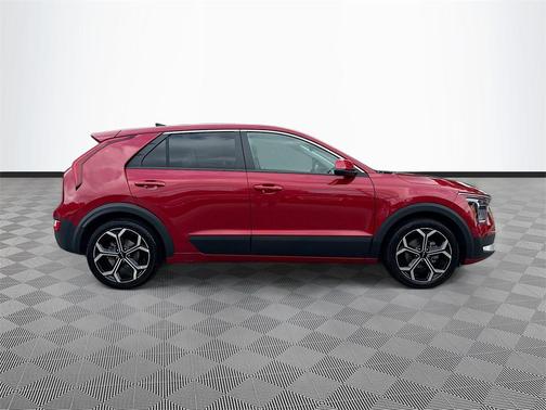 2023 Kia Niro LX