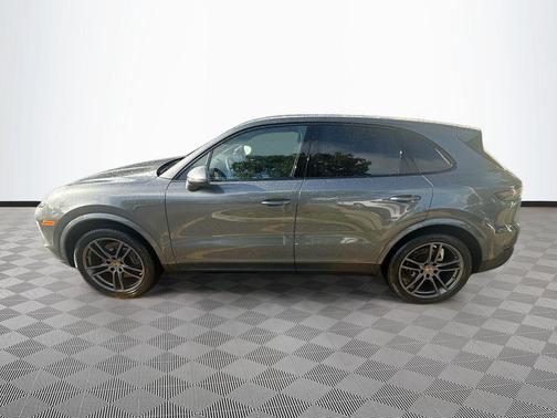 Quartzite Grey Metallic 2021 Porsche Cayenne Cayenne