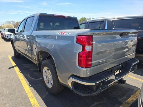 Sterling Gray Metallic 2023 Chevrolet Silverado 1500 LT