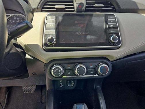 2022 Nissan Versa 1.6 SV