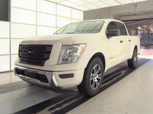 2024 Nissan Titan SV