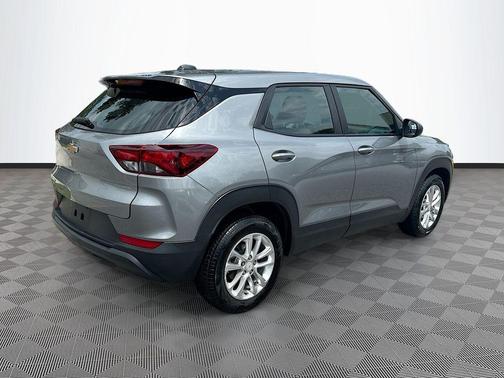 Sterling Gray Metallic 2024 Chevrolet Trailblazer LS