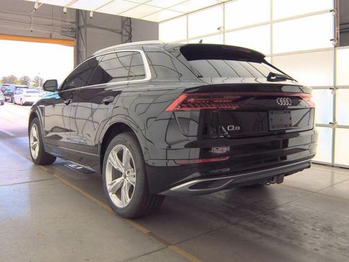 Orca Black Metallic 2020 Audi Q8 55 Premium Plus
