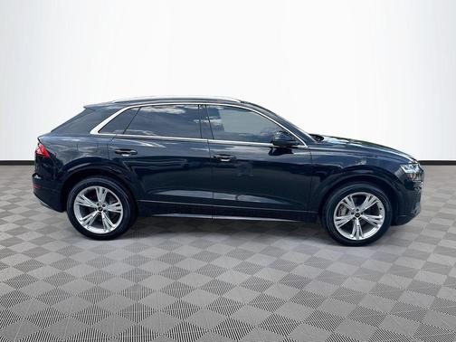 Orca Black Metallic 2020 Audi Q8 55 Premium Plus