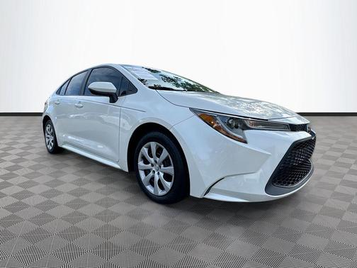 Blizzard Pearl 2021 Toyota Corolla LE