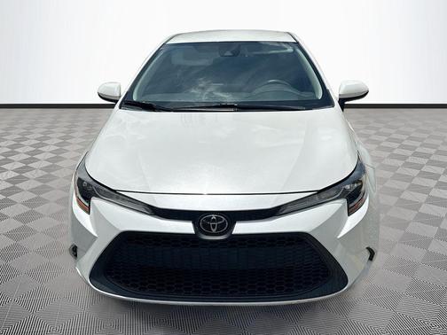 Blizzard Pearl 2021 Toyota Corolla LE