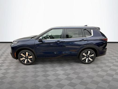 Cosmic Blue Metallic 2026 Mitsubishi Outlander SE