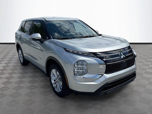 Alloy Silver Metallic 2026 Mitsubishi Outlander ES