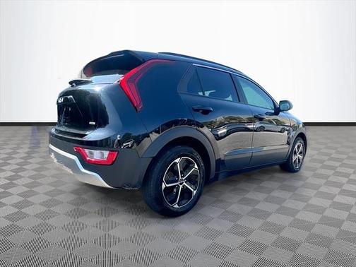 2024 Kia Niro LX