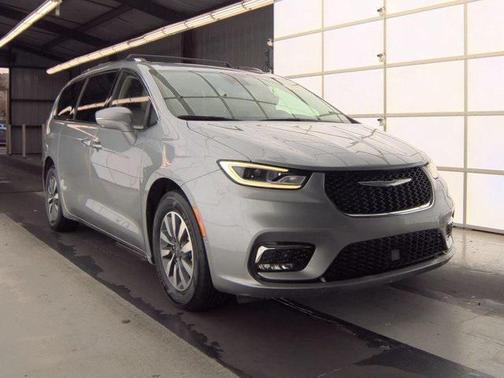 2021 Chrysler Pacifica Hybrid Touring L
