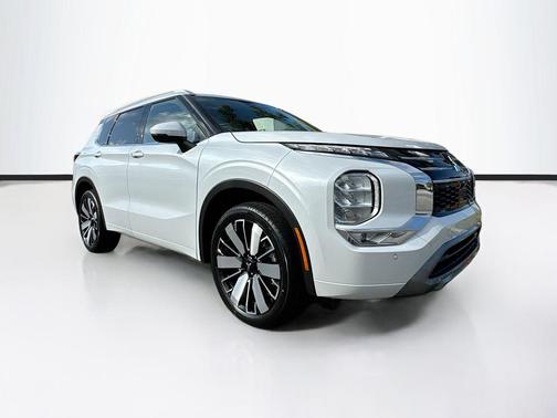 White Diamond 2025 Mitsubishi Outlander SEL 2.5 2WD