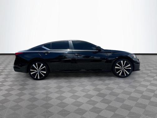Super Black 2019 Nissan Altima 2.5 SR