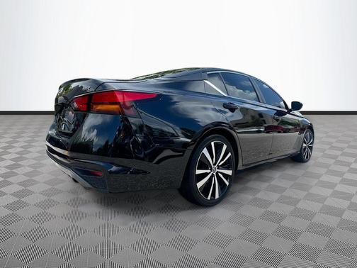 Super Black 2019 Nissan Altima 2.5 SR