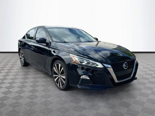 Super Black 2019 Nissan Altima 2.5 SR
