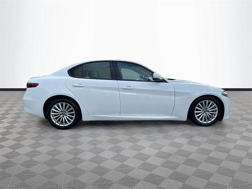 2023 Alfa Romeo Giulia Sprint RWD