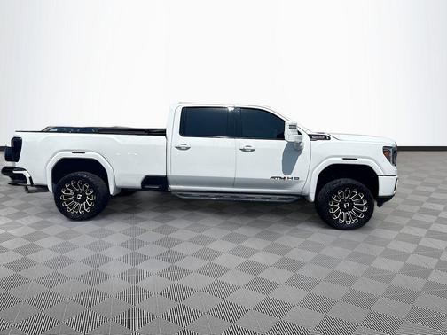 Summit White 2023 GMC Sierra 2500 AT4
