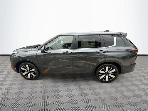 Graphite Gray 2026 Mitsubishi Outlander SE