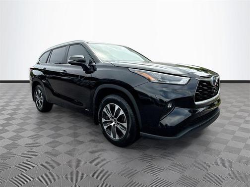 2023 Toyota Highlander Hybrid XLE