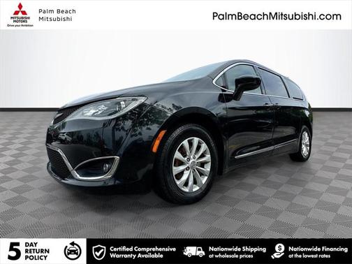 2017 Chrysler Pacifica Touring-L
