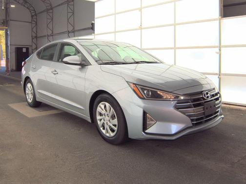 Stellar Silver 2020 Hyundai ELANTRA SE