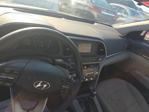 Stellar Silver 2020 Hyundai ELANTRA SE
