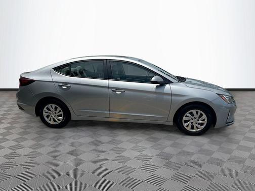 Stellar Silver 2020 Hyundai ELANTRA SE