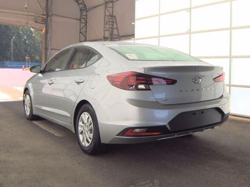 Stellar Silver 2020 Hyundai ELANTRA SE