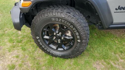 Sting-Gray Clearcoat 2023 Jeep Wrangler Willys