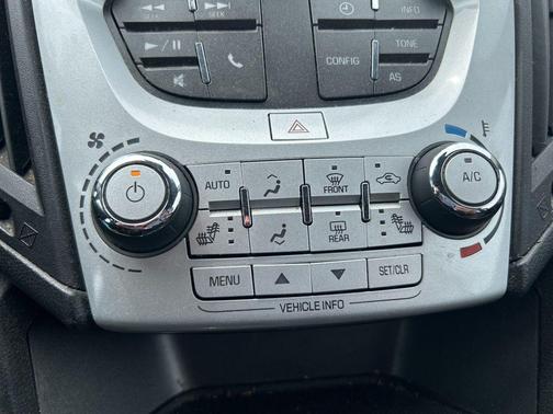 Silver Ice Metallic 2017 Chevrolet Equinox 1LT