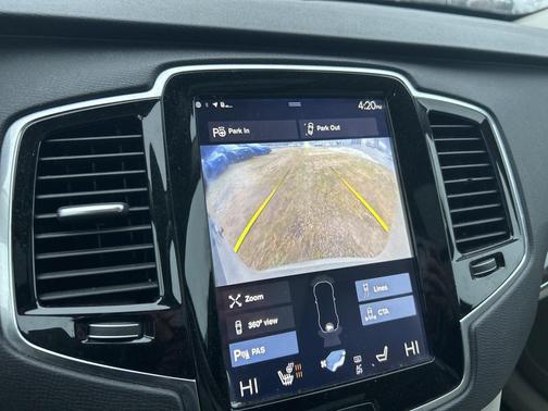 2017 Volvo XC90 T6 Momentum