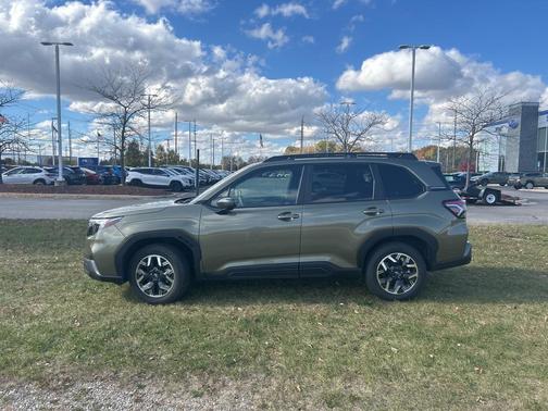 2025 Subaru Forester Premium