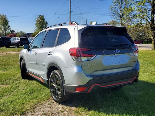 Ice Silver Metallic 2023 Subaru Forester Sport