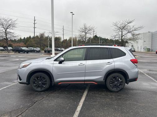 Ice Silver Metallic 2023 Subaru Forester Sport