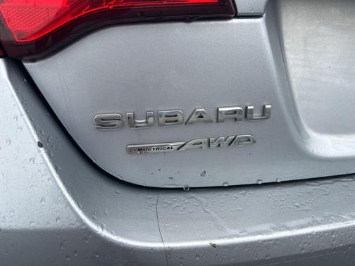 Ice Silver Metallic 2018 Subaru Legacy Limited