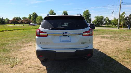 Crystal White Pearl 2021 Subaru Ascent Premium 8-Passenger