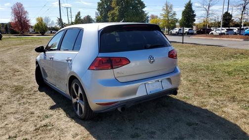 2016 Volkswagen Golf GTI 2.0T SE 4-Door